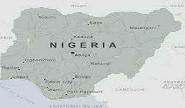 बोको हरम के 13 आतंकवादियों ने आत्मसर्पण किया बोको हरम के 13 आतंकवादियों ने आत्मसर्पण किया